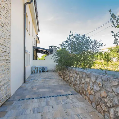Lakefront In Klimno-insel Krk 57972 Apartmán