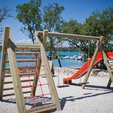 Lakefront In Klimno-insel Krk 57972 Apartmán *